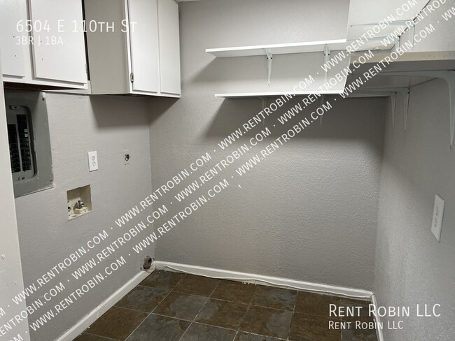 Building Photo - 6504 E 110th St