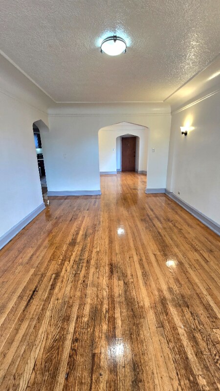 Building Photo - 834 N Massasoit Ave