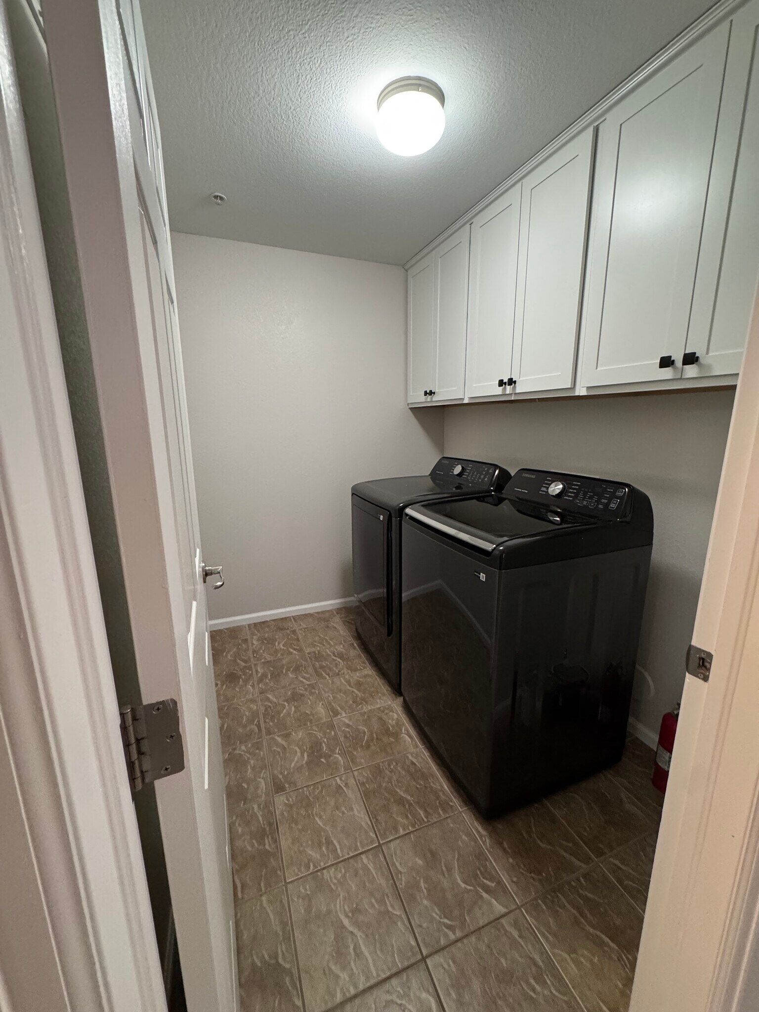 Laundry room - 17520 Nature Walk Trl
