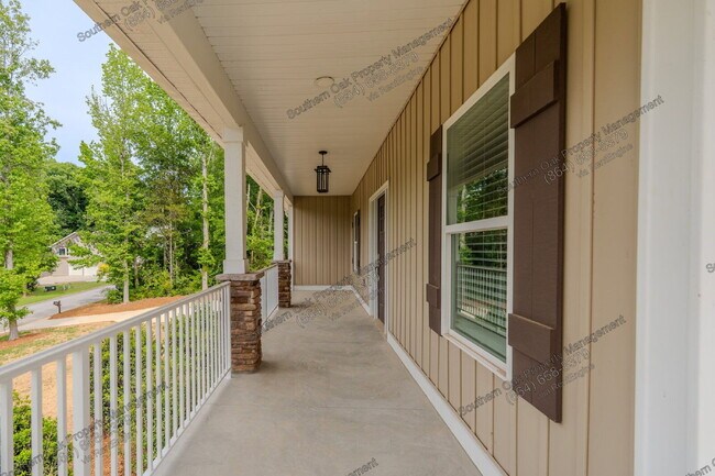 Building Photo - 15004 Beacon Ridge Dr