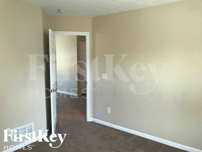 Building Photo - 100 Teil Tree Ct