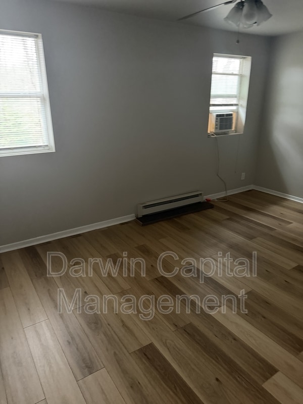 Building Photo - 658 Tara Dr