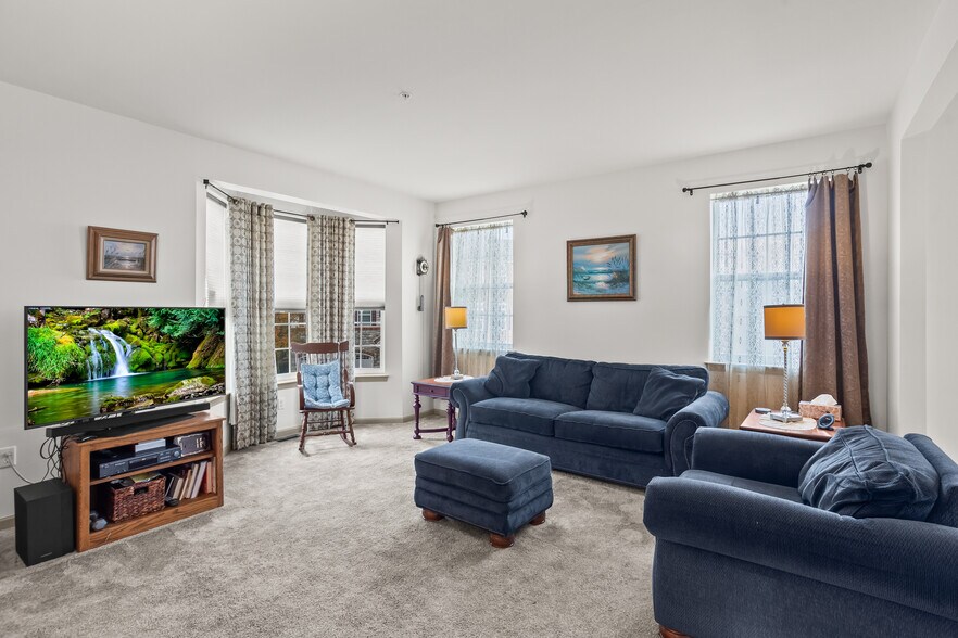 Building Photo - 14 Indiana Cir