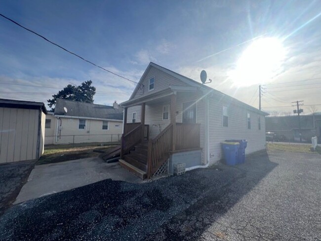 Building Photo - $1500 house for rent Swatara Twp 3 bedroom...