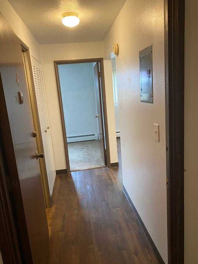 Primary Photo - 55 1st St N