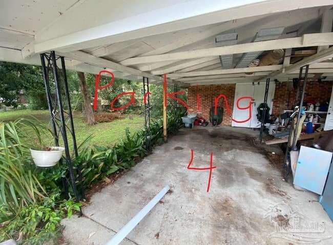 Building Photo - 814 W Gonzalez St