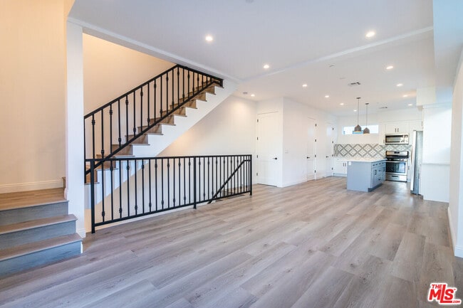 Building Photo - 5323 Ben Ave