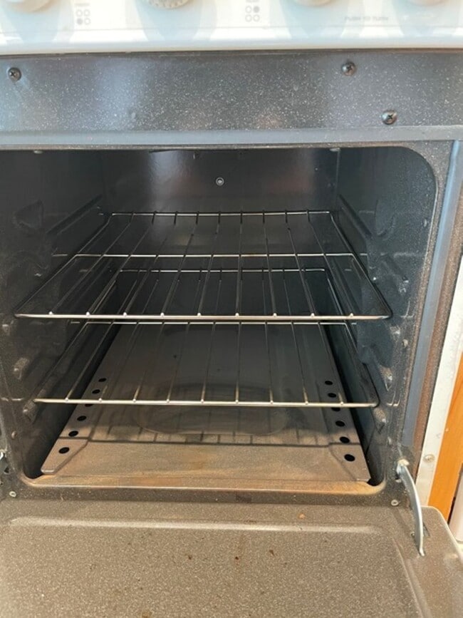 Building Photo - 1 Bed/1 Bath Upstairs Apartment in Gated SR Complex.