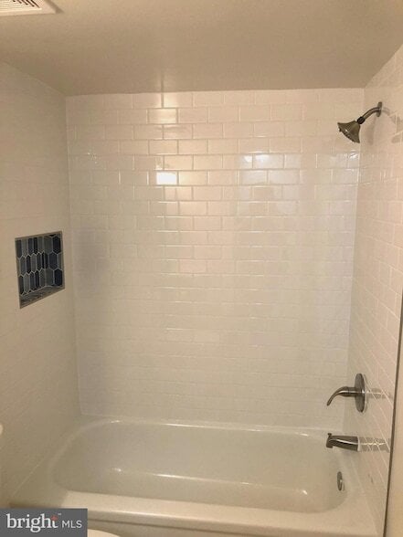 Building Photo - 884 Quince Orchard Blvd