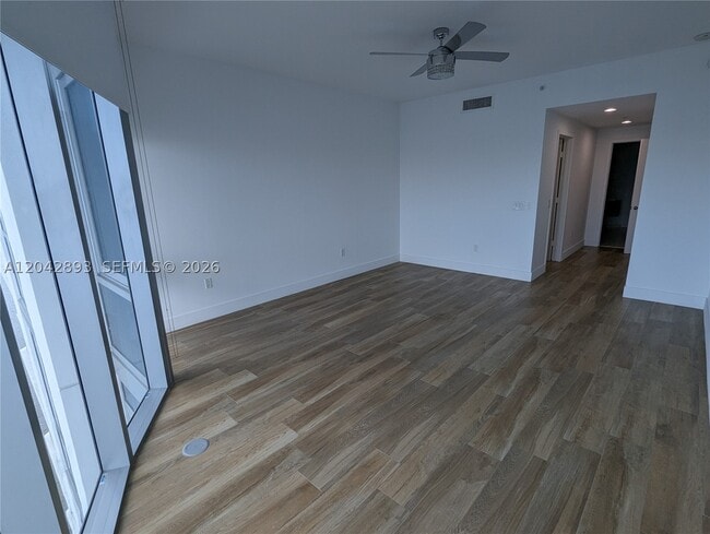 Building Photo - 17111 Biscayne 1011