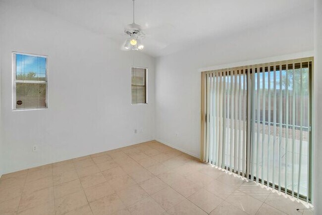 Building Photo - Gorgeous 3 Bedroom 2 Bath Home in Rita Ranch