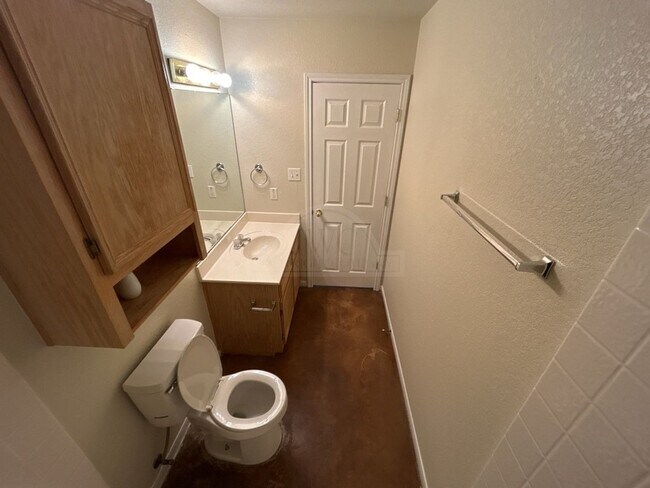 Building Photo - 3101 Yaupon Rd