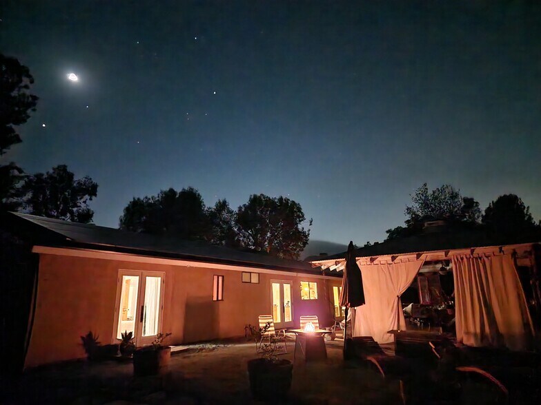 Building Photo - 2029 Willow Glen Rd