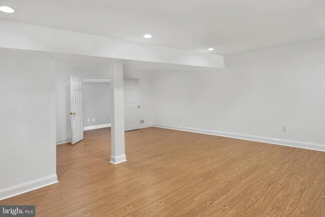 Building Photo - 3 Governors Ln
