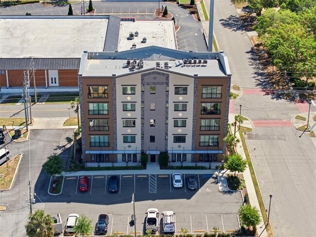 Building Photo - 100 N Dewey St