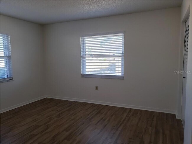 Building Photo - 1212 Fordham Dr