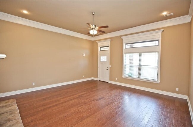 Building Photo - 4609 SW Plumley Ave