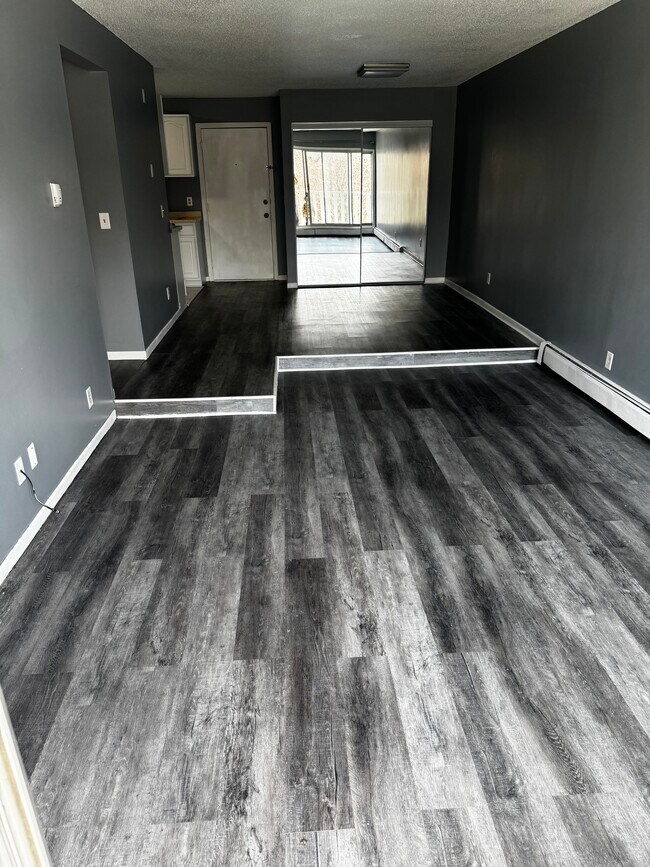 Building Photo - 1601 N Innsbruck Dr