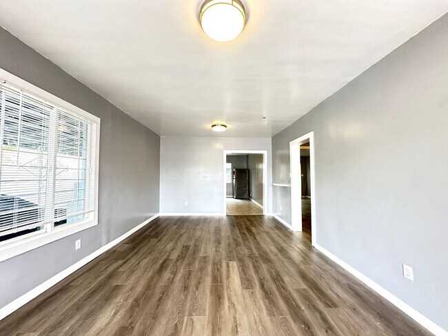 Building Photo - 574 Duboce Ave