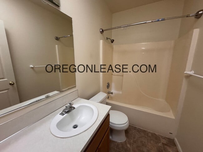 Building Photo - 3386/3390 Arrowhead st