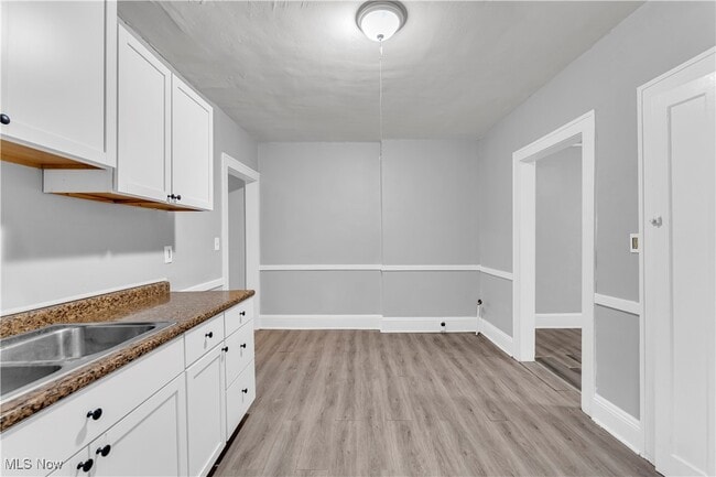 Building Photo - 4657 Warner Rd