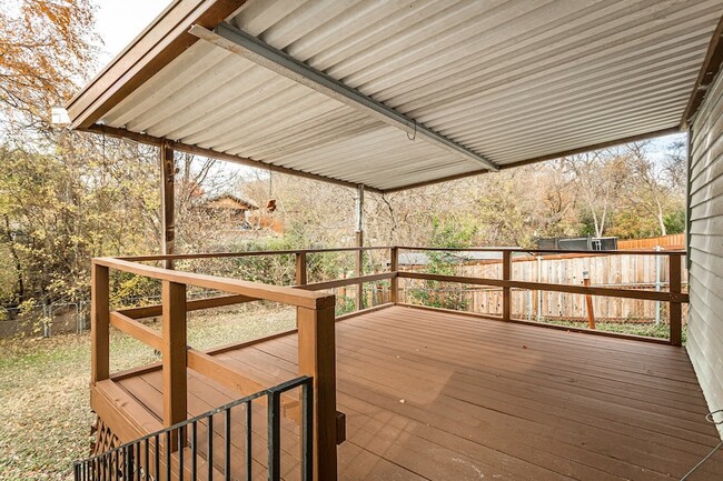 Building Photo - 3311 Tooms St