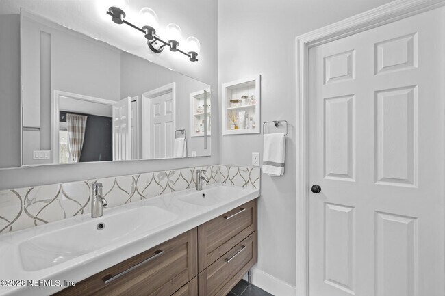 Building Photo - 13948 Spoonbill St N