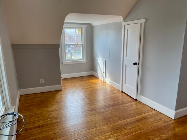 Building Photo - 11 N Colonial Dr