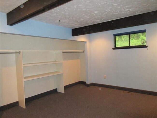 Building Photo - 830 Warrendale Bayne Rd