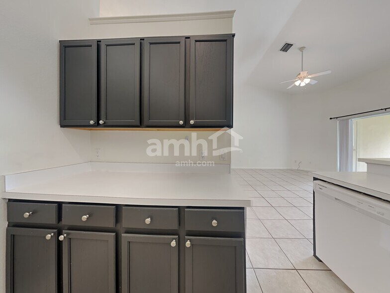 Building Photo - 11906 Timberhill Dr