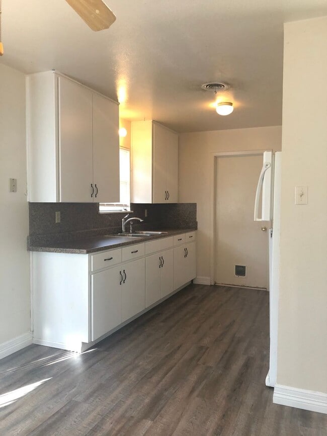 Building Photo - *Lease Pending* Comfortable three bedroom home!