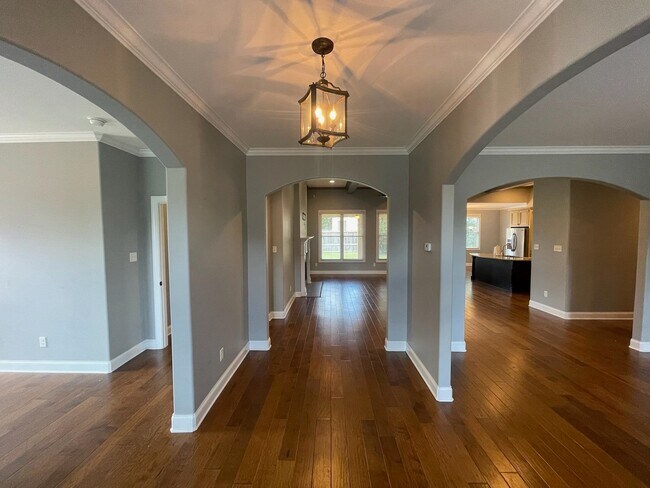 Building Photo - 556 Althea Ln