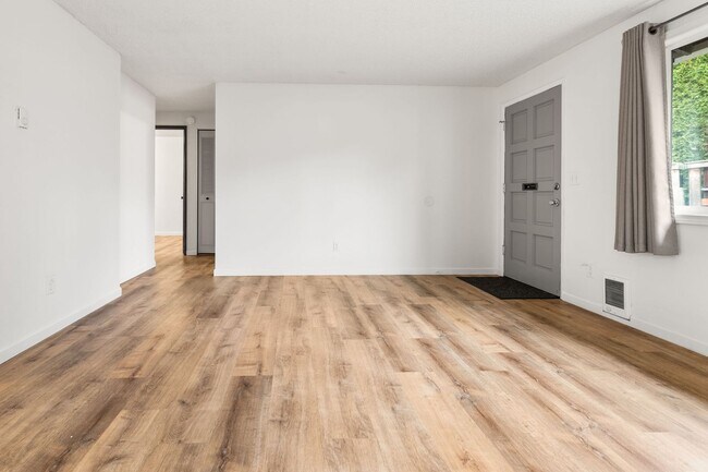 Building Photo - 705-707 N Sumner St.