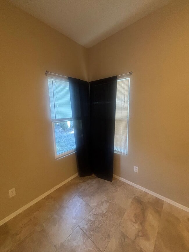 Building Photo - Charming 3 bedroom/2 bathroom Home located in Las Cruces