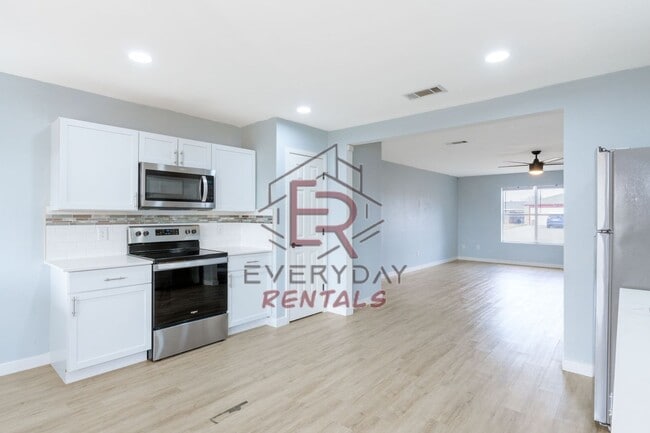 Building Photo - 4506 Windcrest Dr