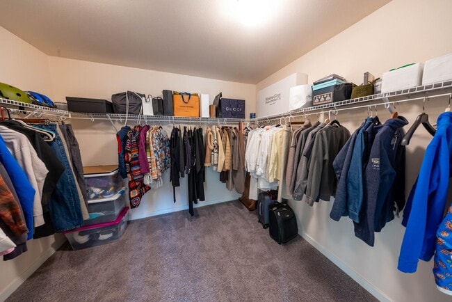 Building Photo - Beautiful Gated 3-Bedroom Home in Camas – Loft/family room, Bonus room, and Outdoor Living!