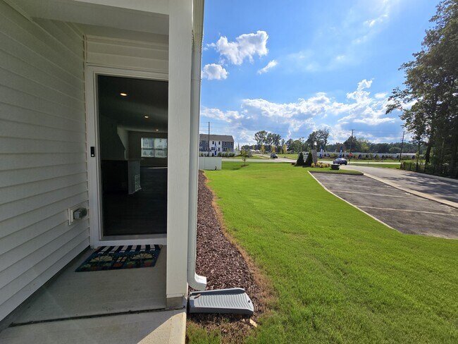 Building Photo - 114 Holmes Corner Dr
