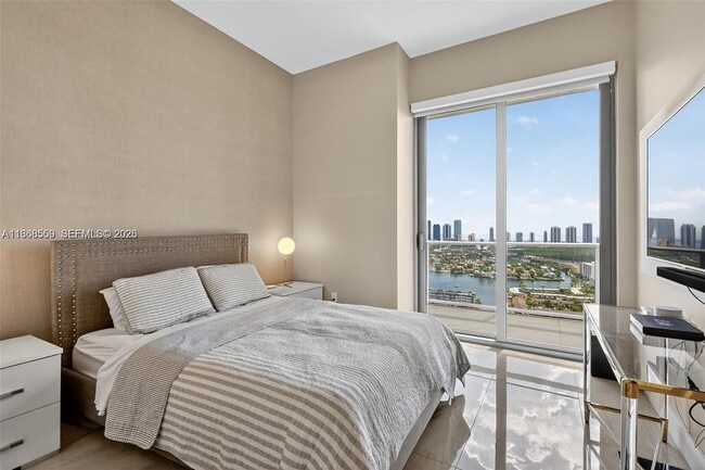 Building Photo - 16385 Biscayne Blvd