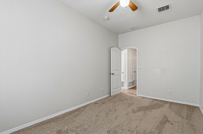 Building Photo - 4-Bedrooms in 79928 with Spacious 1757 Sq Ft – Your Home Awaits!