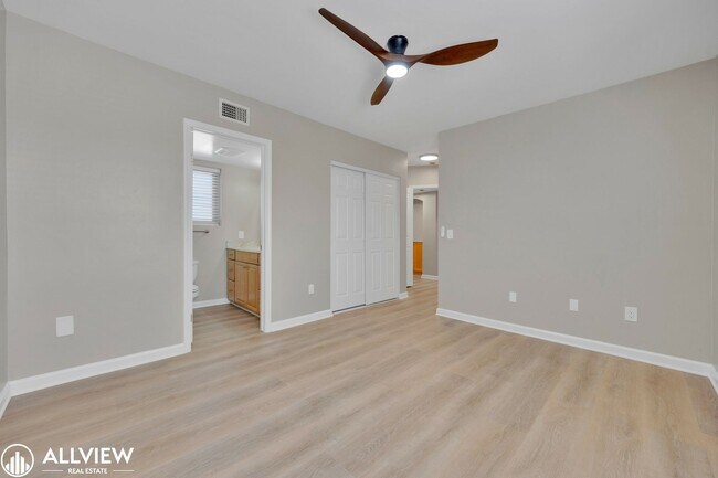 Building Photo - Beautifully Renovated 2-Bedroom Corner Tow...