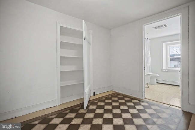 Building Photo - 739 Sergeantsville Rd