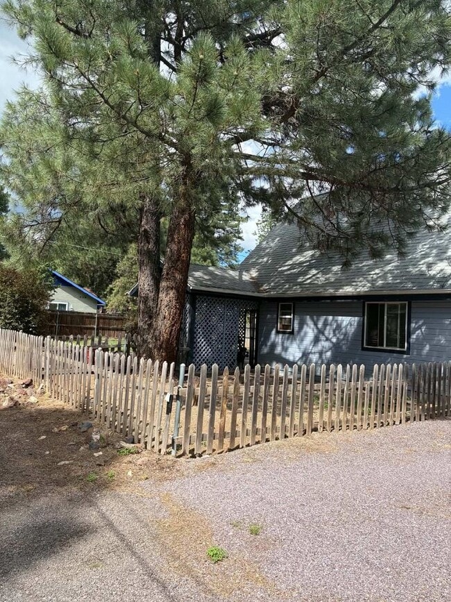 Building Photo - 441 Pawnee