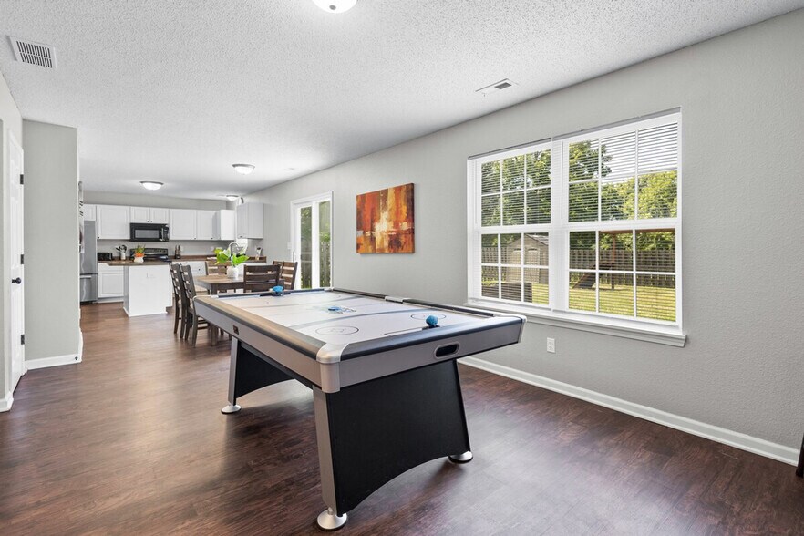 Building Photo - 9928 Comb Run Ct