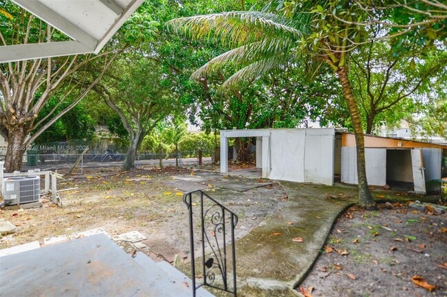 Building Photo - 1250 NW 43rd St