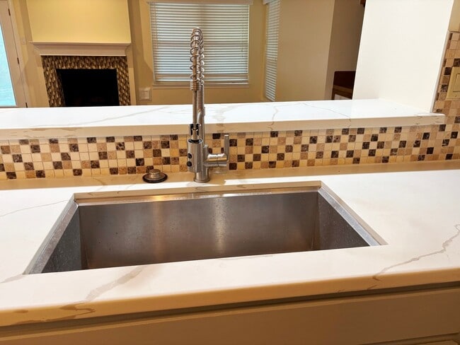 Building Photo - 16806 Ashmoor Way