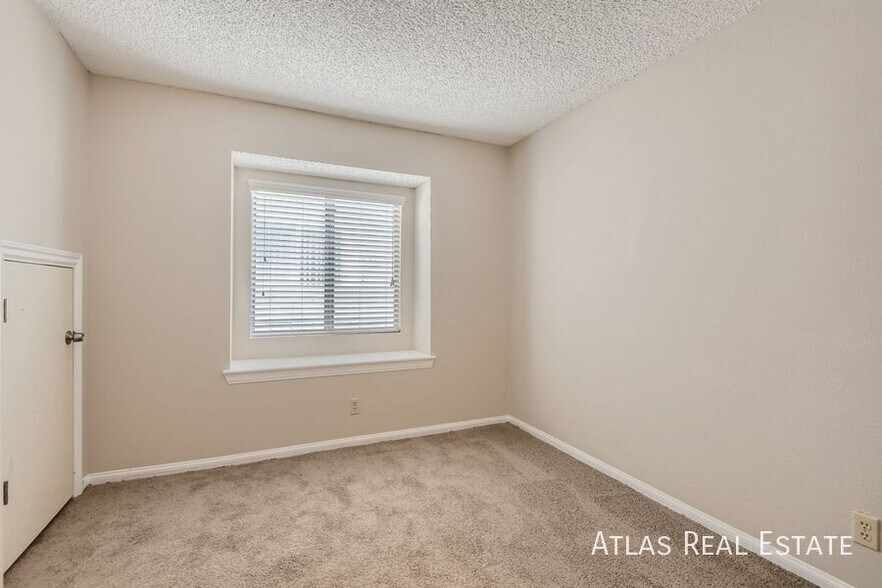 Building Photo - 1659 Duarte Dr