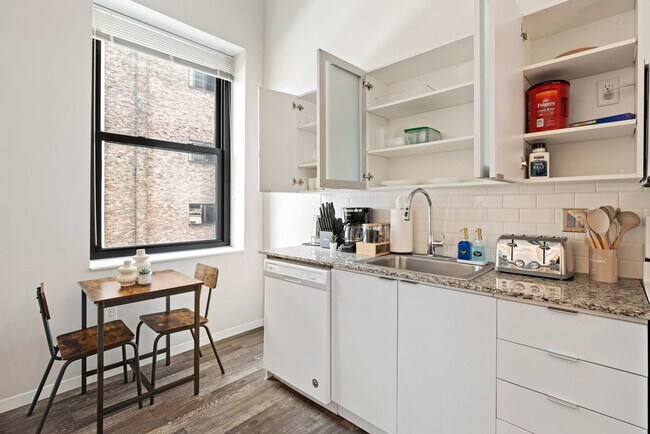 Building Photo - 309 Vine St