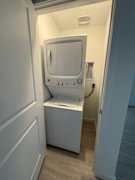 Building Photo - 325 Alligator Crk