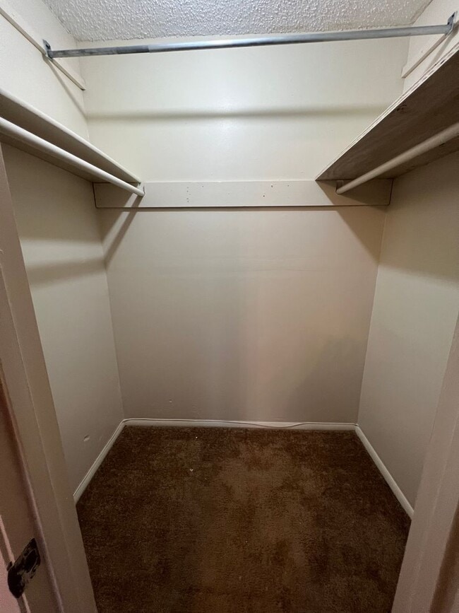 Building Photo - Nice 3 Bed 2 Bath 2 Car Garage Home, Total Electric