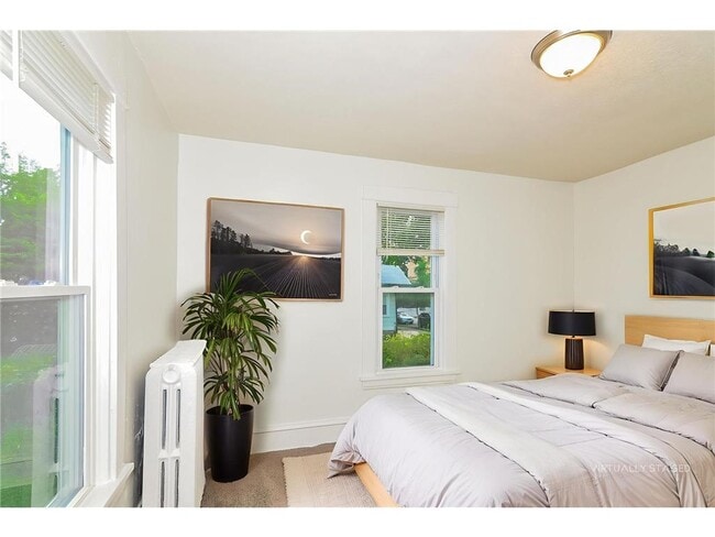 Building Photo - 250 N Irving Ave